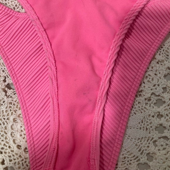 Size medium swim bottoms!! HOLLISTER, aerie, SHEIN. - Picture 6 of 9